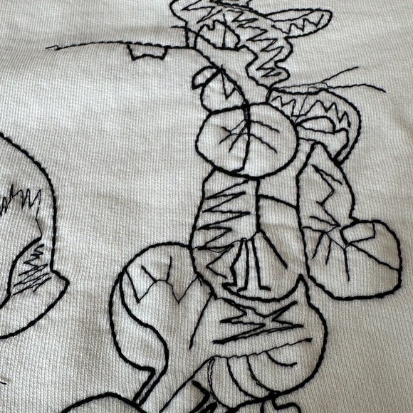 Coniglio Palm Beach White Embroidered Bunny Pullover Crest Sweatshirt - Picture 9 of 11